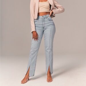 Curve Love Ultra High Rise 90s
Straight Jean